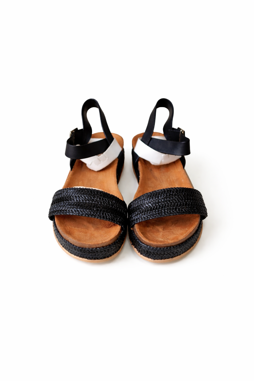 Modern black sandals, elegant comfort (MGTN)