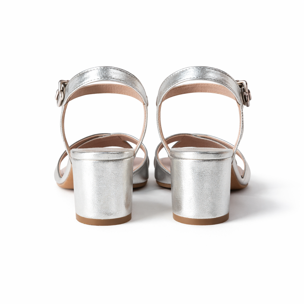 Elegant metallic silver  heels (Mariamare)