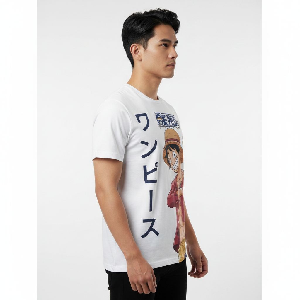 Side view - تيشيرت ون بيس لوفي on male model